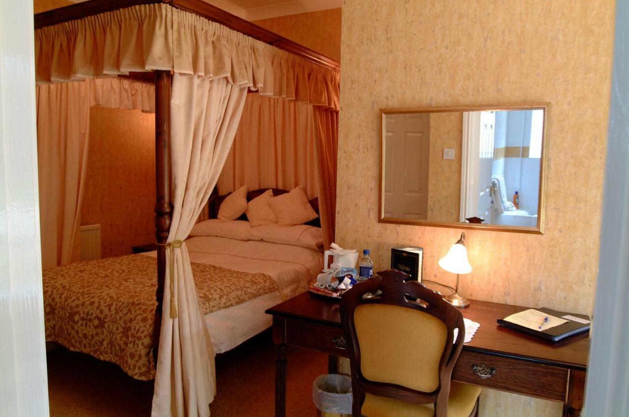 פמברוק Rosedene Guest House מראה חיצוני תמונה