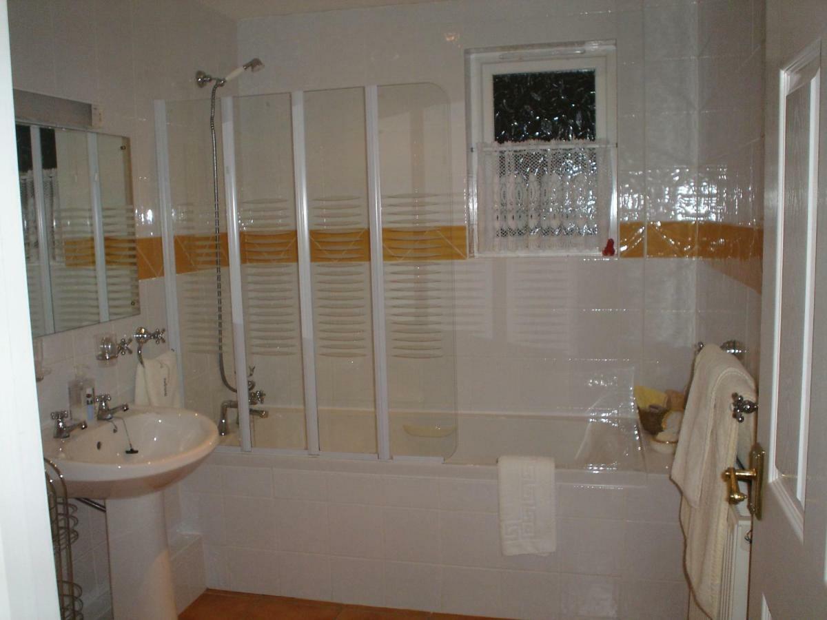 פמברוק Rosedene Guest House מראה חיצוני תמונה
