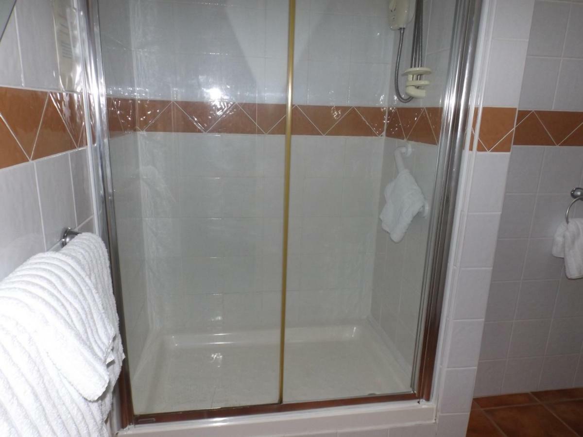 פמברוק Rosedene Guest House מראה חיצוני תמונה